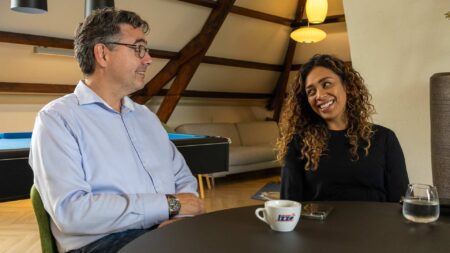 Twee jubilarissen, één verhaal. Een dubbelinterview met Niels en Syreetha